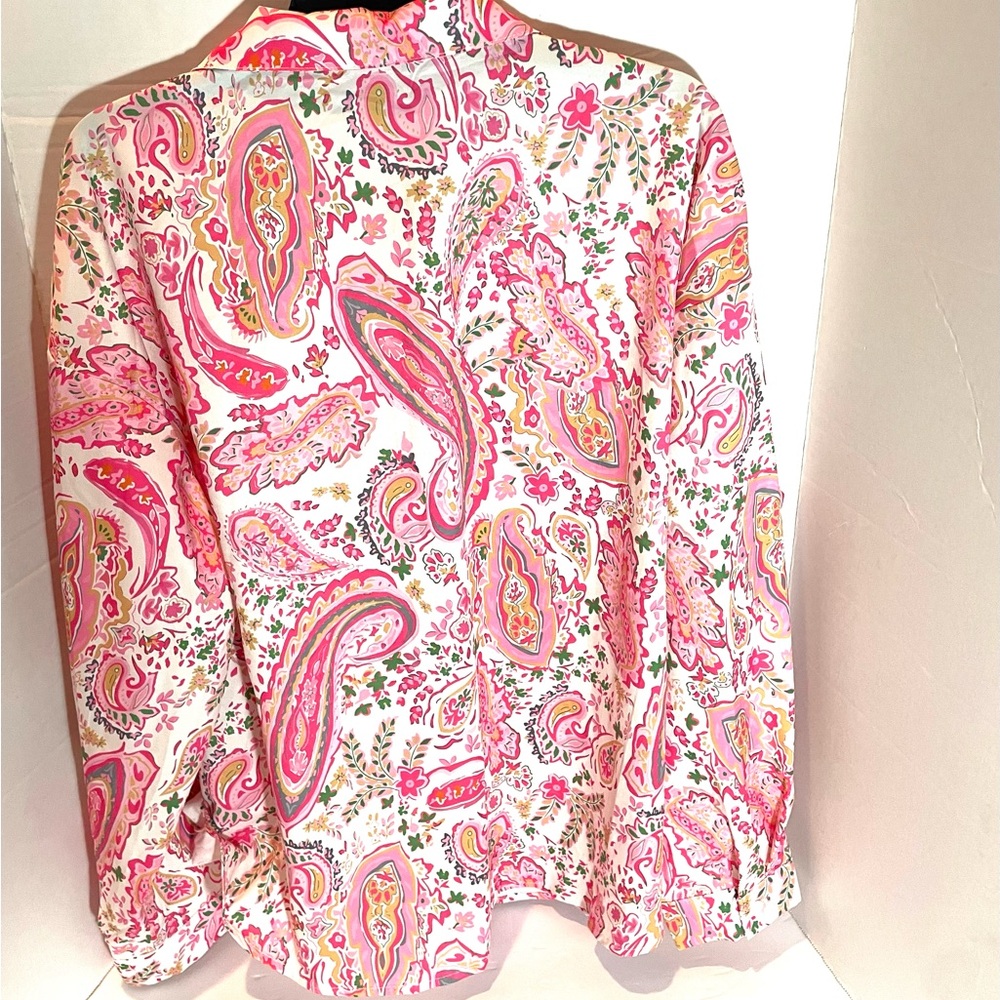 Vibrant multicolored Pink Paisley button up blouse.  HOT DEAL Like new - Picture 3 of 10